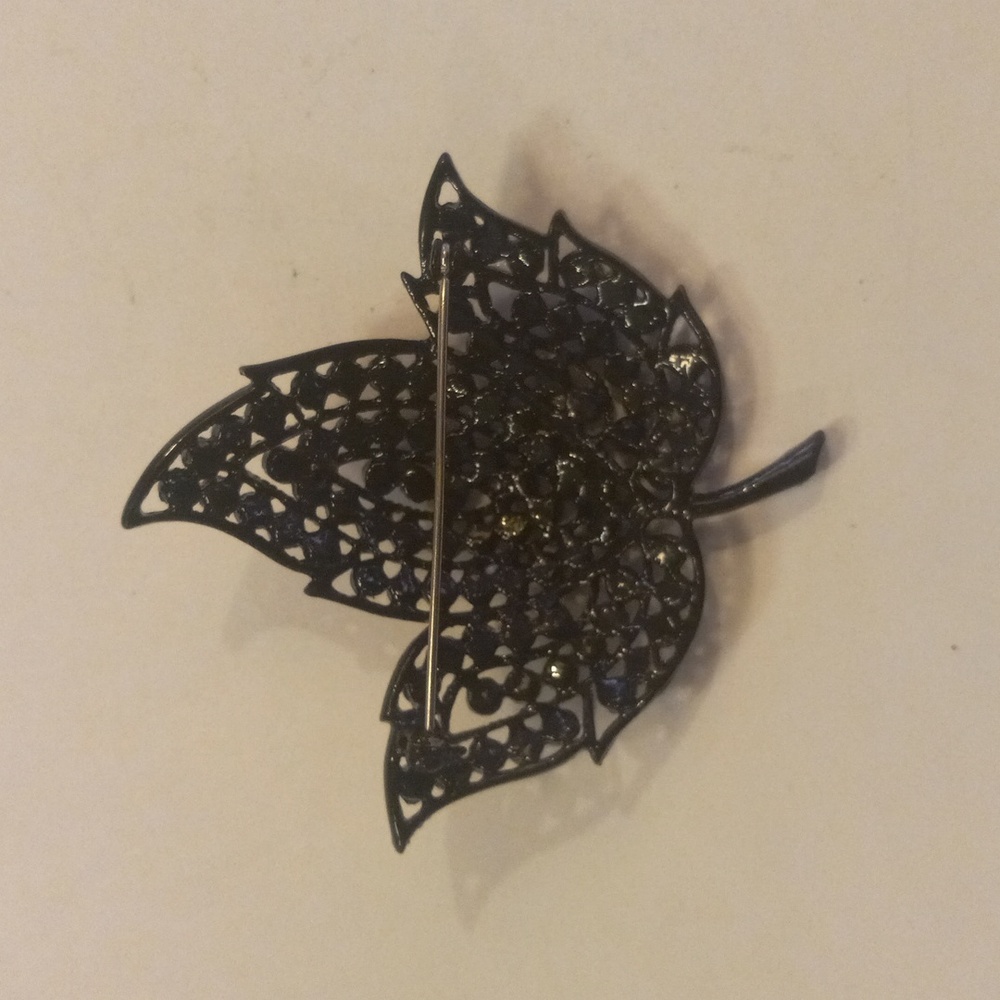 Black Rhinestone Openwork Leaf Brooch - image 3